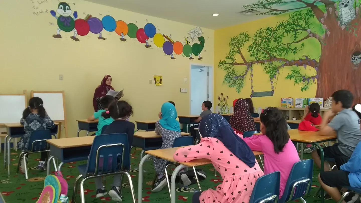 Al-Mustafa School staff and students